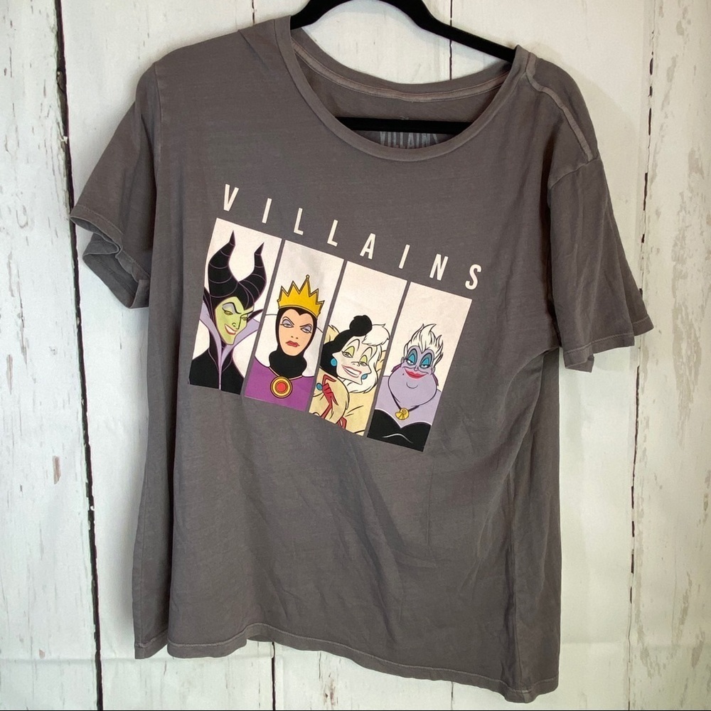 Disney Sz Large Grey Villian‎ Tshirt NEW